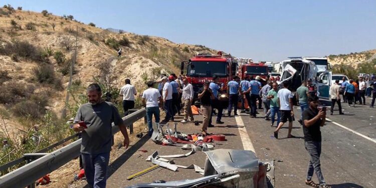 Old Turkey crash image falsely linked to South Asia conflict – AFP Fact Check
