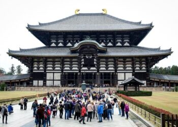 Photos show historic Japanese shrine that is torn down and rebuilt every 20 years – The Middletown Press