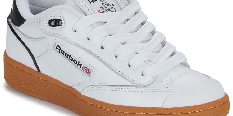 Reebok said to backtrack, after demanding its logo be taken off Israel’s soccer uniforms – The Times of Israel