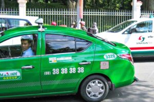 Vietnam Billionaire’s Taxi Firm Takes On Grab in Southeast Asia – Bloomberg