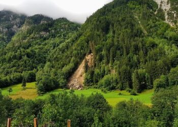 Indonesian rescuers search for nearly three dozen people after landslides killed at least 18 people – Laredo Morning Times