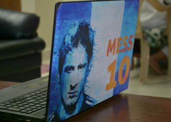 Lionel Messi: Event in India goes wrong as fans invade pitch and destroy stadium – Sky Sports