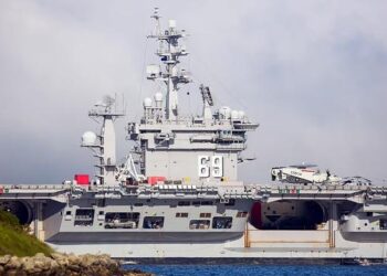 IN PICTURES: US Navy ship arrives in Cambodia for 5 day visit – Khmer Times