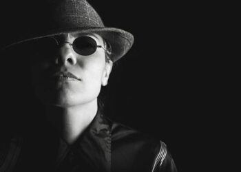 Moment Scots crime boss Steven Lyons is paraded by Bali cops after arrest – The Sun