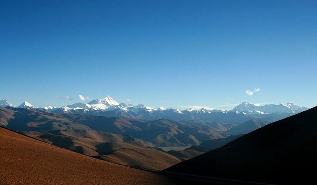 Everest guides accused of poisoning foreign climbers to force fake rescues in $20m scam – The Independent