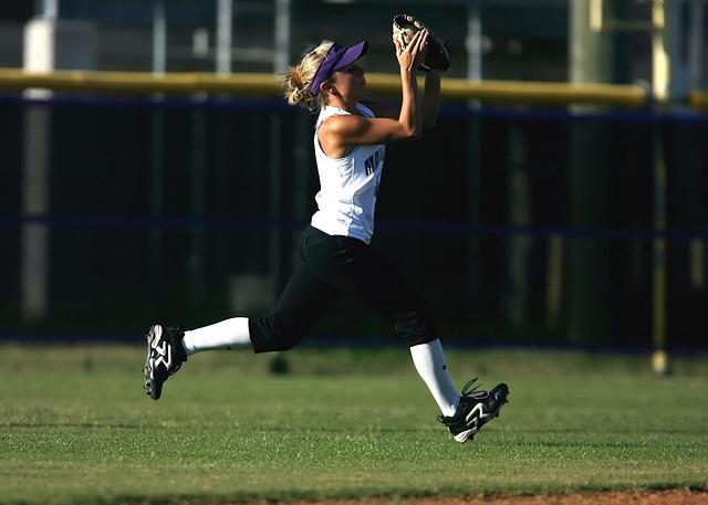 Softball Kicks Off Series with a Thrilling 10-2 Victory Over No. 11 Georgia